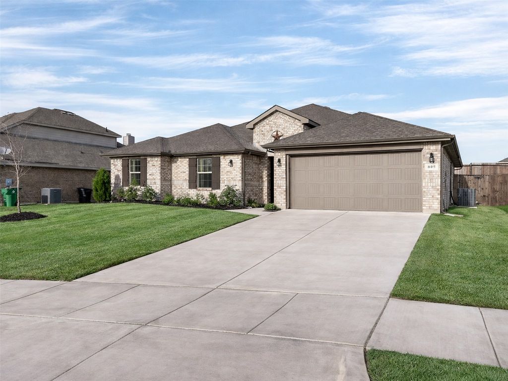 805 Alexandria Lane, Joshua, TX 76058 — photo 2