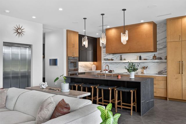 370 BELLEAIR DRIVE NE, St Petersburg, FL 33704