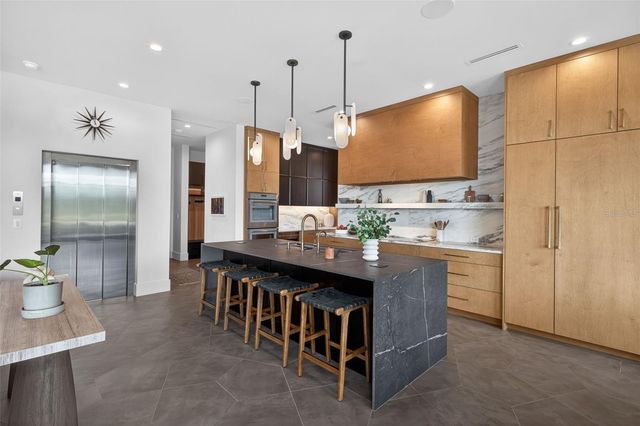 370 BELLEAIR DRIVE NE, St Petersburg, FL 33704