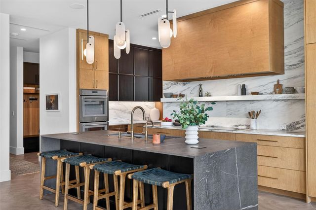 370 BELLEAIR DRIVE NE, St Petersburg, FL 33704