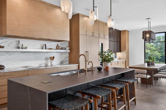 370 BELLEAIR DRIVE NE, St Petersburg, FL 33704