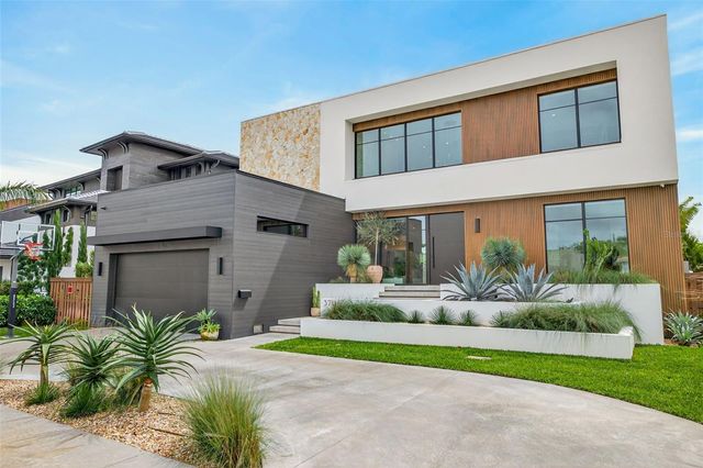 370 BELLEAIR DRIVE NE, St Petersburg, FL 33704