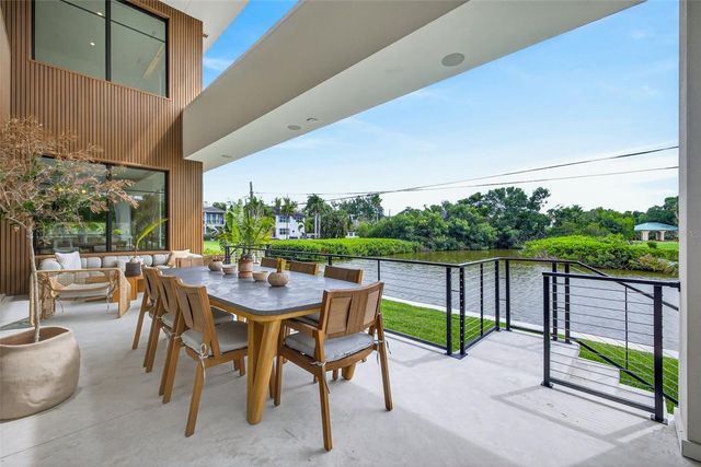 370 BELLEAIR DRIVE NE, St Petersburg, FL 33704