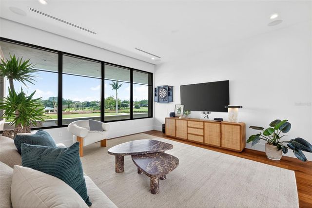 370 BELLEAIR DRIVE NE, St Petersburg, FL 33704