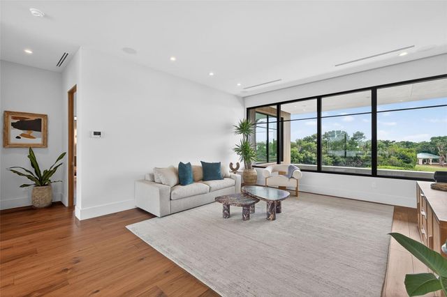 370 BELLEAIR DRIVE NE, St Petersburg, FL 33704