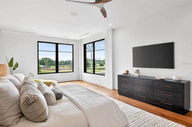 370 BELLEAIR DRIVE NE, St Petersburg, FL 33704