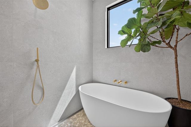 370 BELLEAIR DRIVE NE, St Petersburg, FL 33704