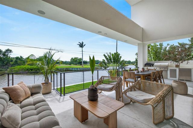 370 BELLEAIR DRIVE NE, St Petersburg, FL 33704