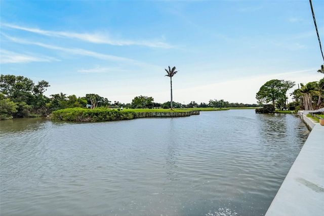 370 BELLEAIR DRIVE NE, St Petersburg, FL 33704