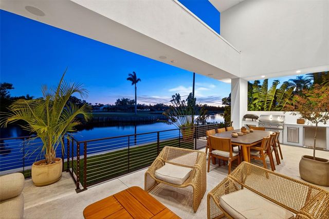 370 BELLEAIR DRIVE NE, St Petersburg, FL 33704