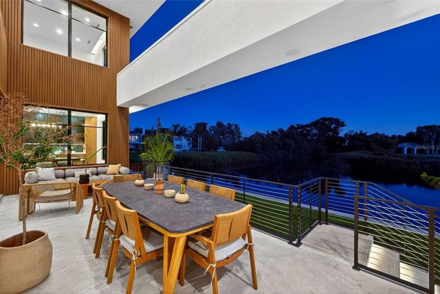 370 BELLEAIR DRIVE NE, St Petersburg, FL 33704