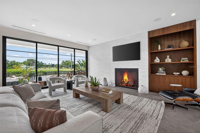 370 BELLEAIR DRIVE NE, St Petersburg, FL 33704