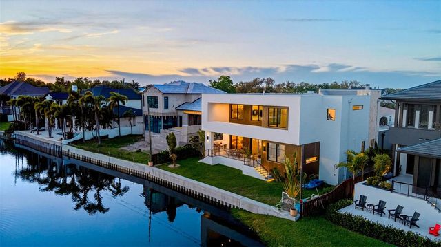 370 BELLEAIR DRIVE NE, St Petersburg, FL 33704