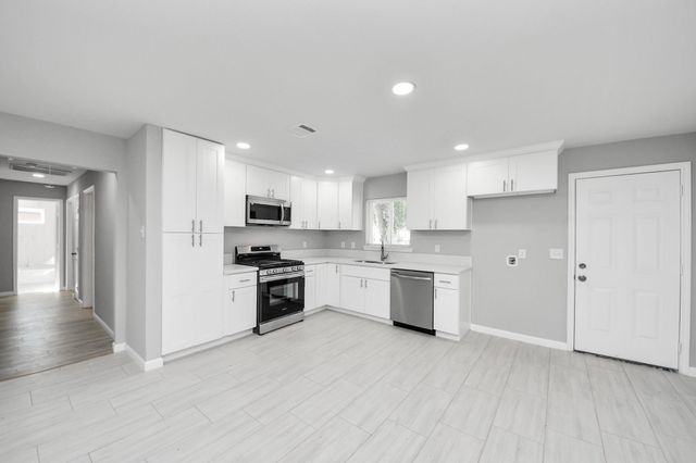 10507 Royal Oaks Drive, Houston, TX 77016