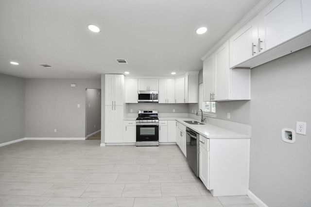 10507 Royal Oaks Drive, Houston, TX 77016