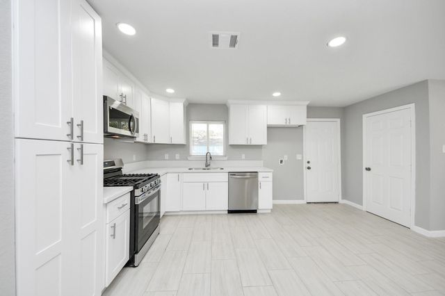 10507 Royal Oaks Drive, Houston, TX 77016