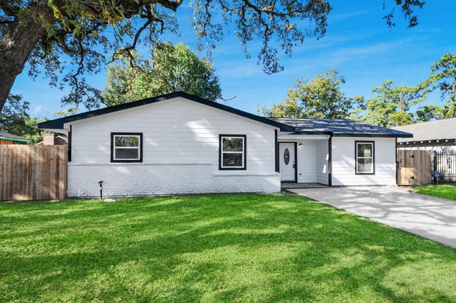 10507 Royal Oaks Drive, Houston, TX 77016