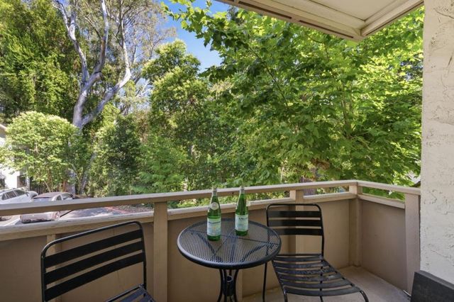20760 4th Street 11, Saratoga, CA 95070