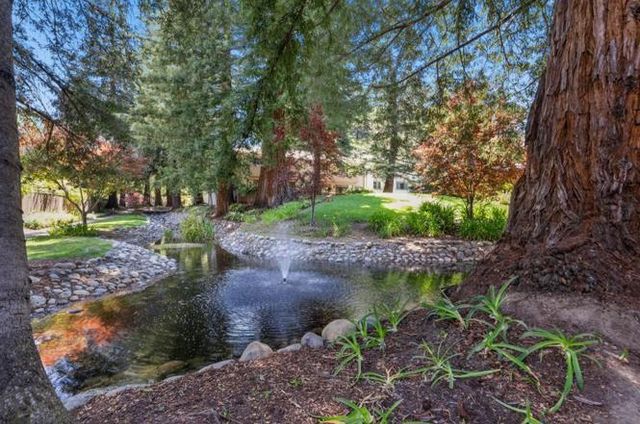 20760 4th Street 11, Saratoga, CA 95070