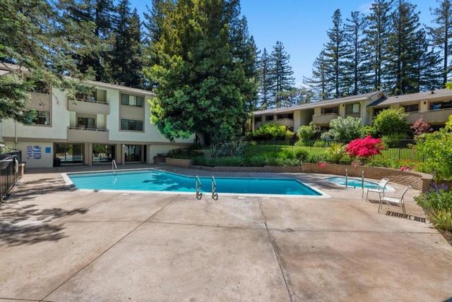 20760 4th Street 11, Saratoga, CA 95070