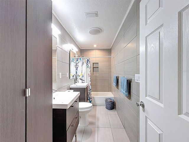 546 NORFOLK STREET, Dunedin, FL 34698