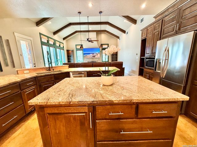 757 Copper Rim, Spring Branch, TX 78070