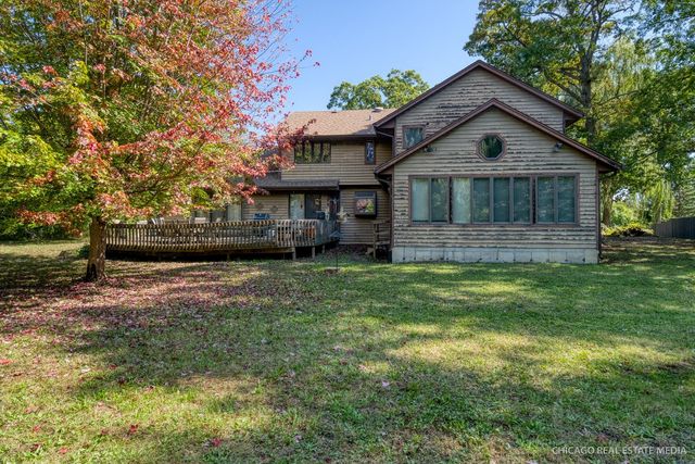 1102 S Oplaine Road, Gurnee, IL 60031