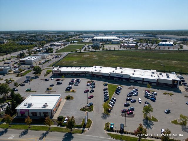 1102 S Oplaine Road, Gurnee, IL 60031