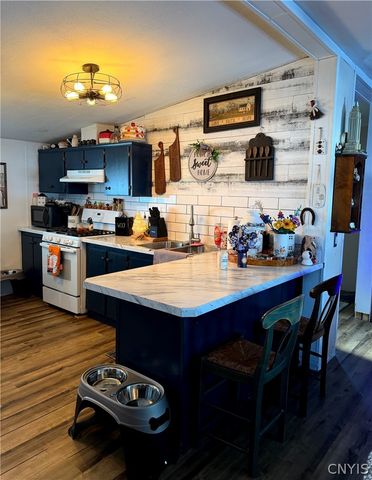 2314 California Road, Vienna, NY 13316