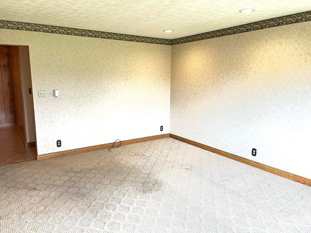 9480 N Country Club Road 9480 N Country Club Road, Piqua, OH 45356