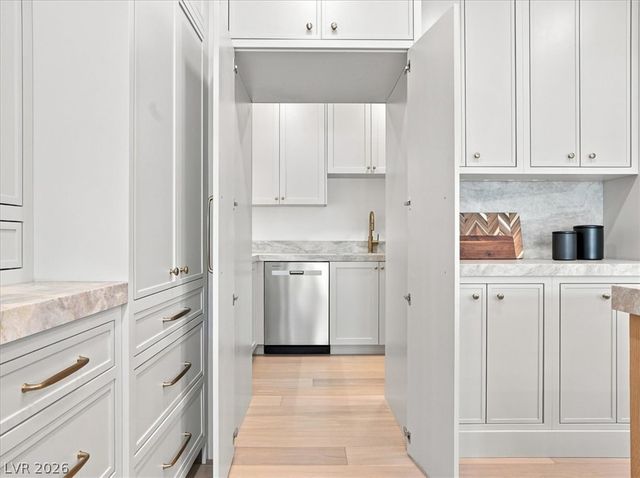 3091 Red Springs Drive, Las Vegas, NV 89135