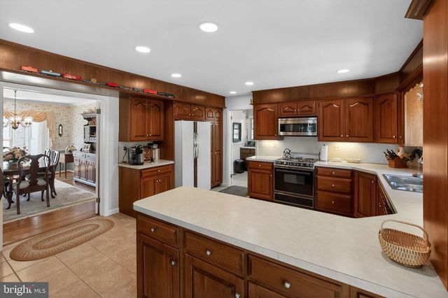 1831 GLENWOLD DR, Paoli, PA 19301