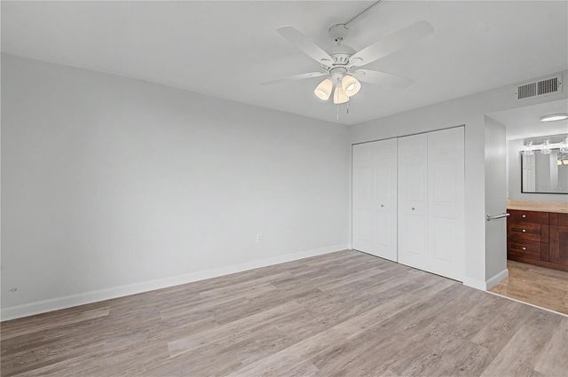 800 COVE CAY DRIVE 5G, Clearwater, FL 33760
