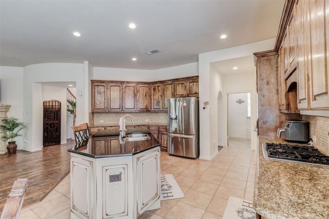 9823 Carriage Hill Lane, Frisco, TX 75035