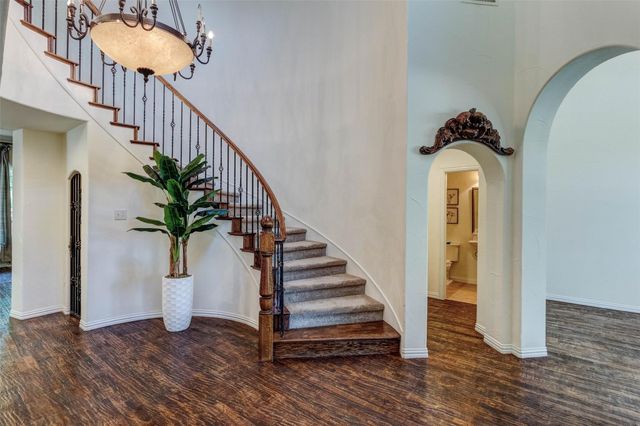 9823 Carriage Hill Lane, Frisco, TX 75035