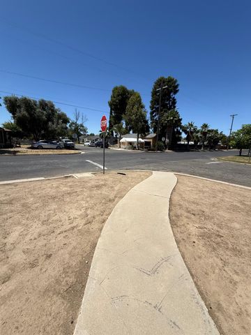 501 Rotan Ave, Madera, CA 93637