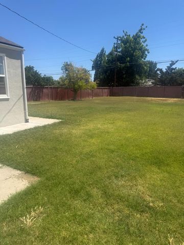501 Rotan Ave, Madera, CA 93637