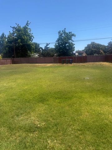 501 Rotan Ave, Madera, CA 93637