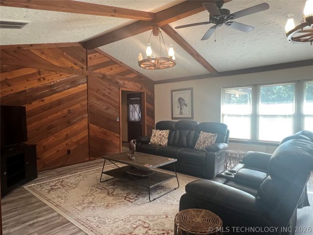 109435 S 4154 Road, Checotah, OK 74426
