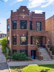 2215 W Thomas Street, Chicago, IL 60622