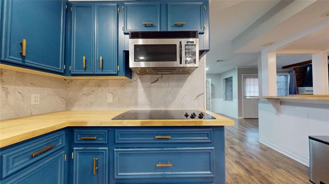 8103 Wycomb Drive, Houston, TX 77070