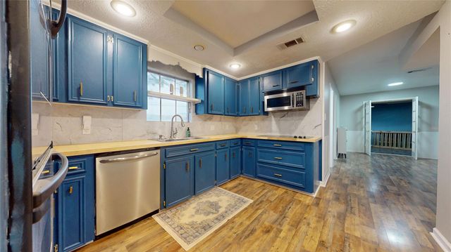 8103 Wycomb Drive, Houston, TX 77070