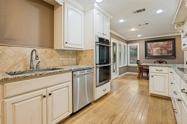 1411 Clubview Court, Arlington, TX 76013