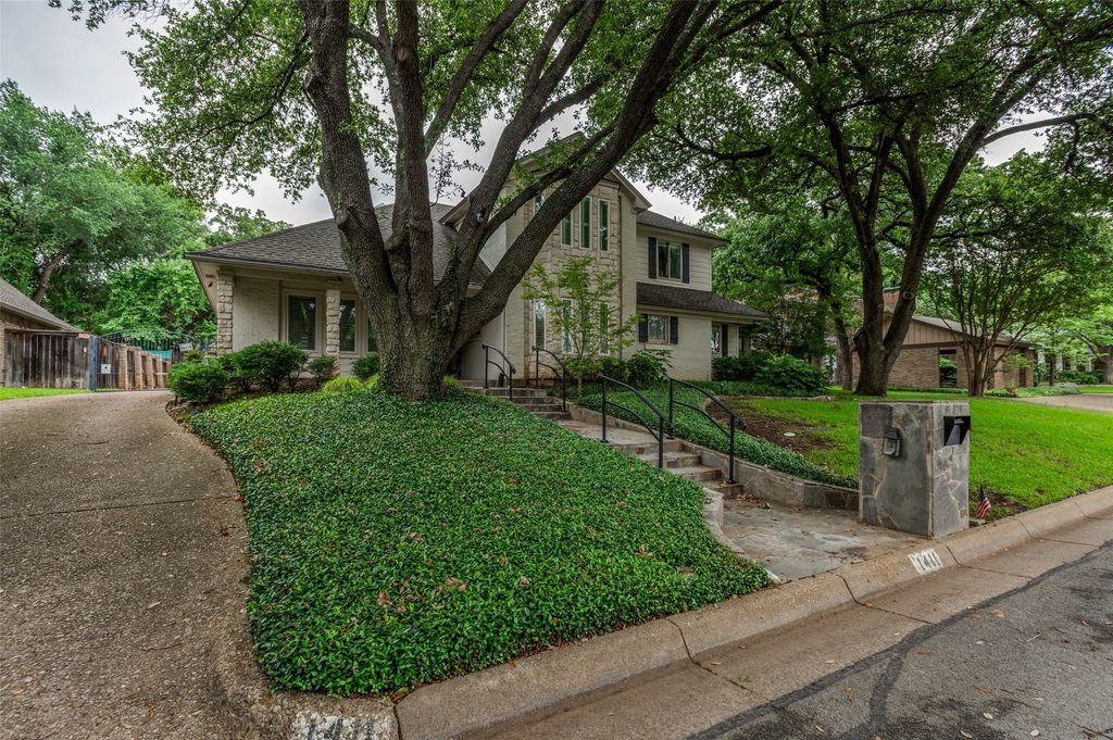 1411 Clubview Court, Arlington, TX 76013