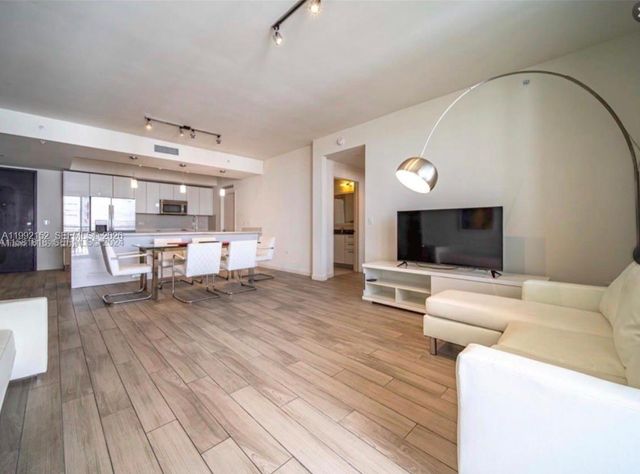 999 SW 1st Ave 2105, Miami, FL 33130