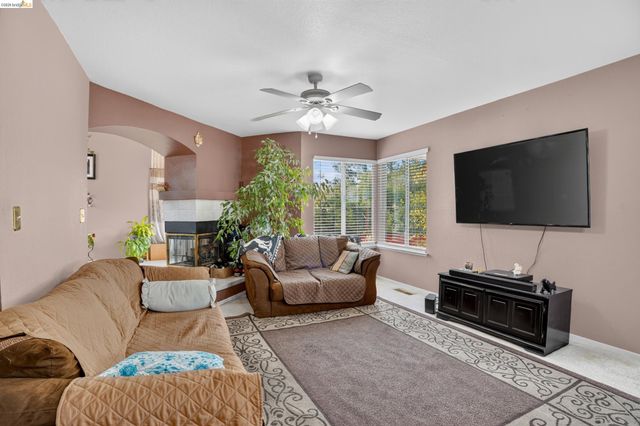 4148 Meadow Lake St, Antioch, CA 94531