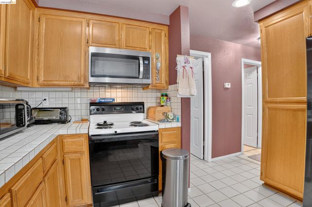 4148 Meadow Lake St, Antioch, CA 94531