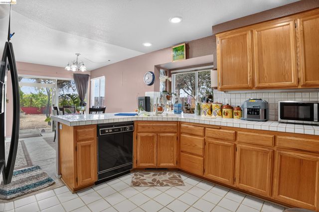 4148 Meadow Lake St, Antioch, CA 94531