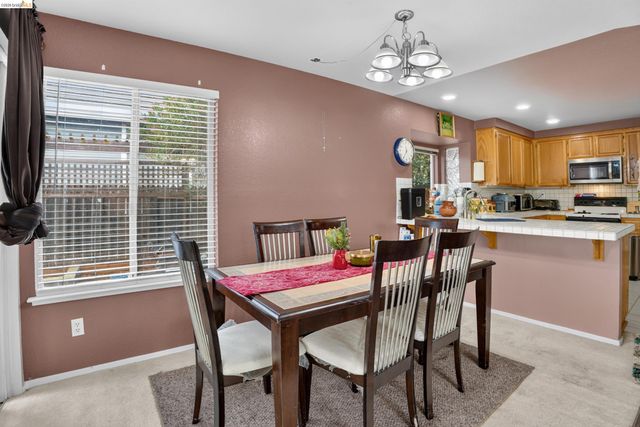 4148 Meadow Lake St, Antioch, CA 94531