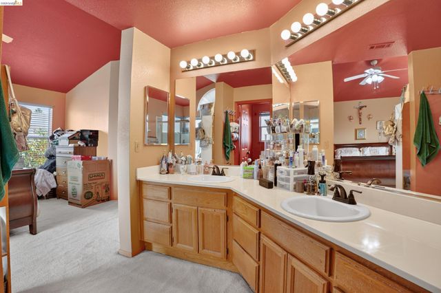 4148 Meadow Lake St, Antioch, CA 94531
